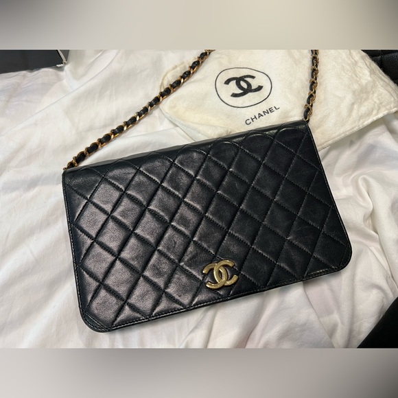 Authentic CHANEL Vintage Full flap - Picture 9 of 11